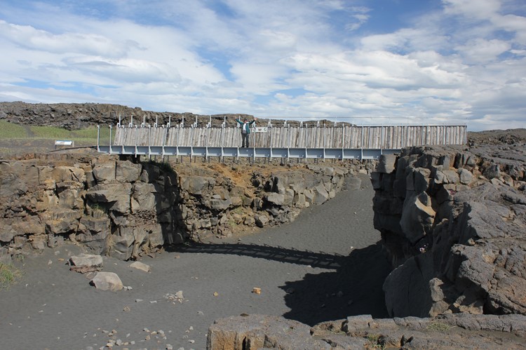 Bridge between continents - van Europa naar Amerika zonder paspoort - IJsland